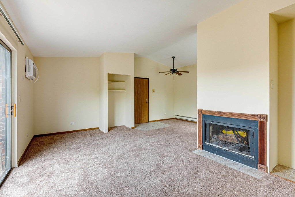 439 Berkshire Drive - Photo 5
