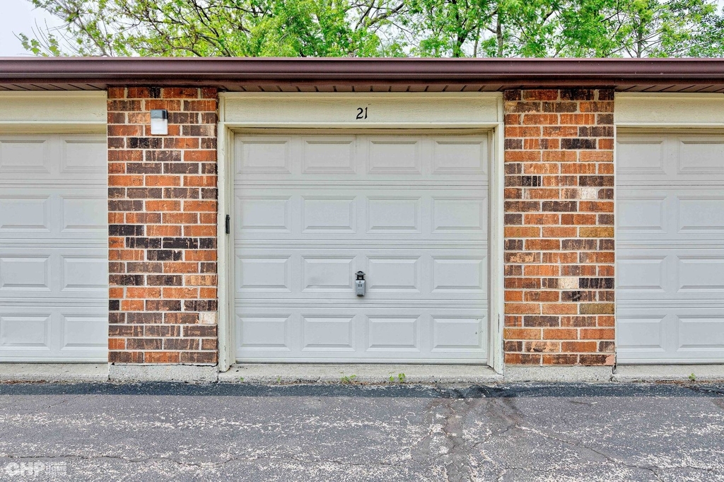 439 Berkshire Drive - Photo 15