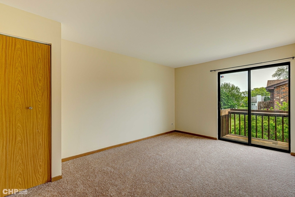 439 Berkshire Drive - Photo 8