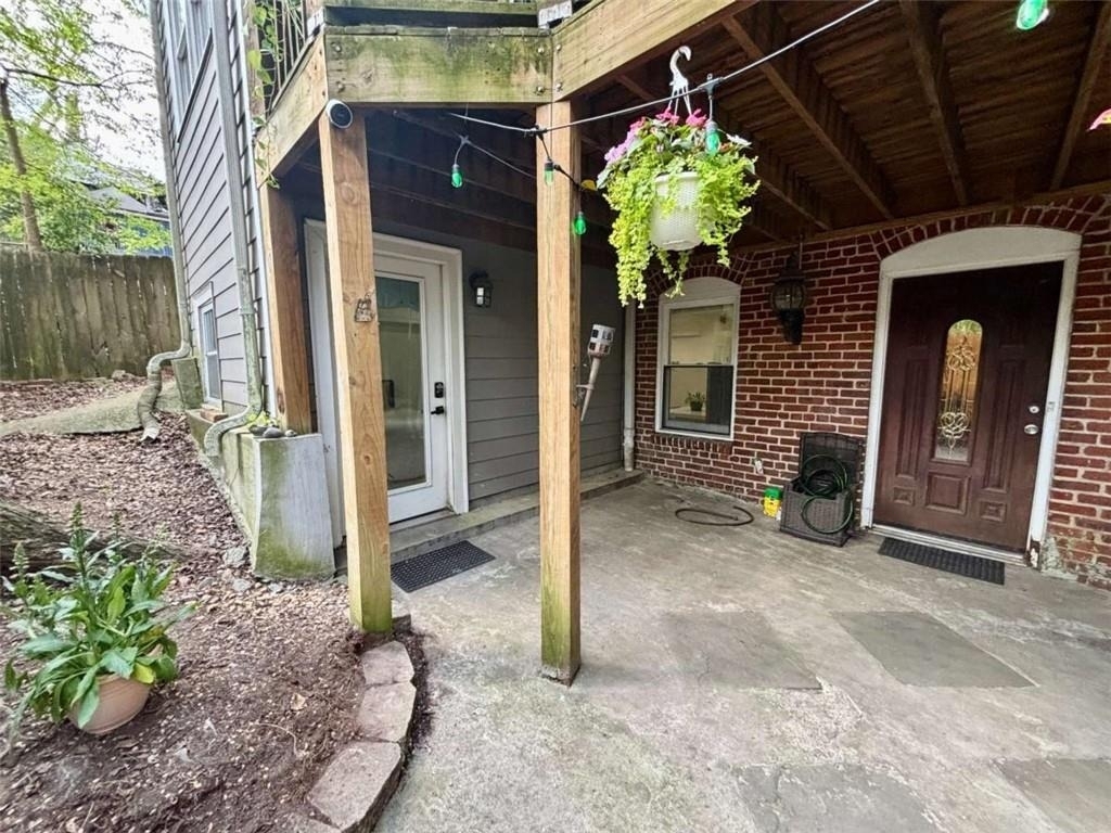 685 Argonne Avenue - Photo 0