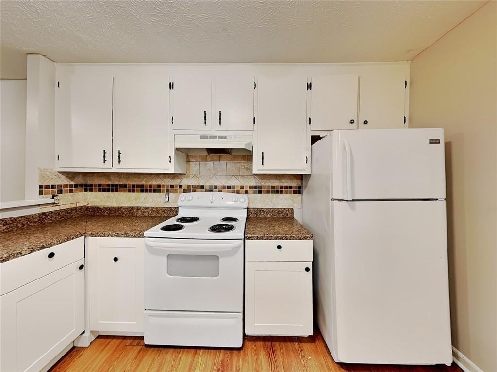 1289 Knoll Court Nw - Photo 4