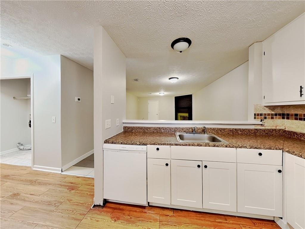 1289 Knoll Court Nw - Photo 5