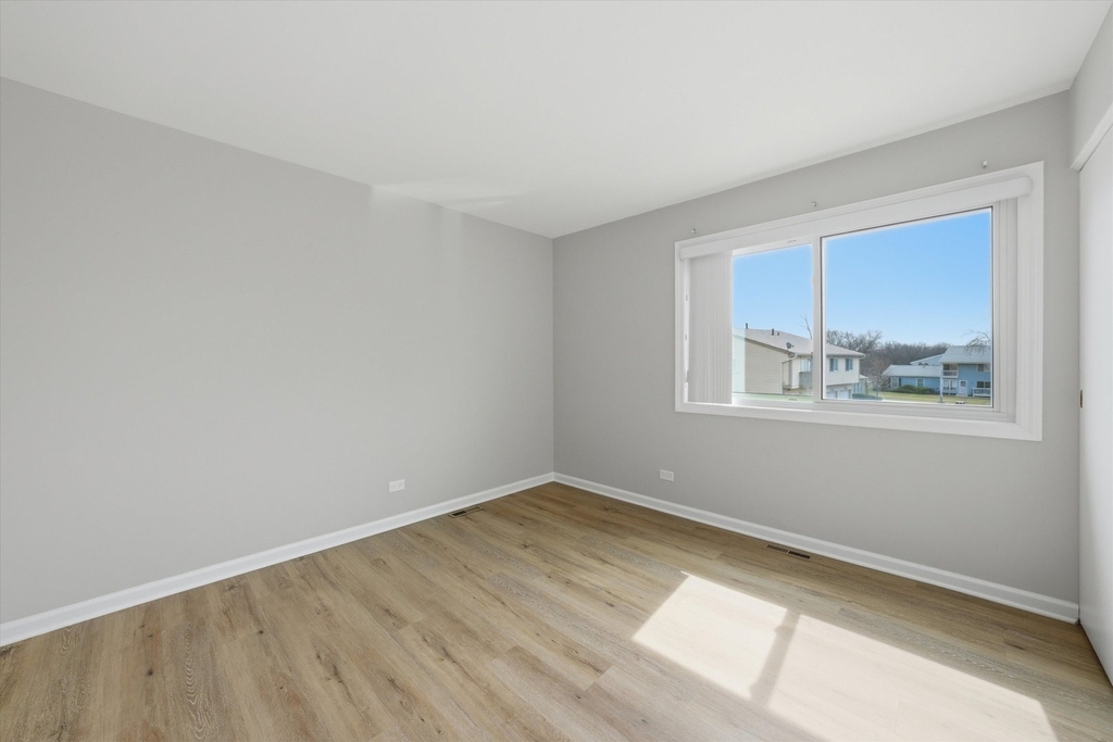238 Algonquin Court - Photo 11