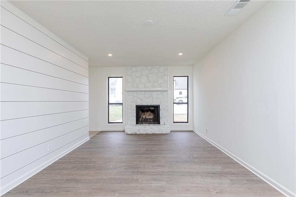 1601 Walker Street Se - Photo 6