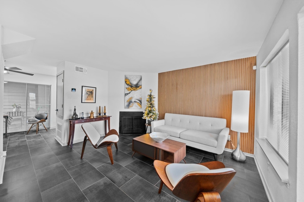 3831 Landmark Drive - Photo 2