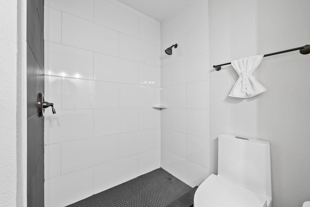 3831 Landmark Drive - Photo 9