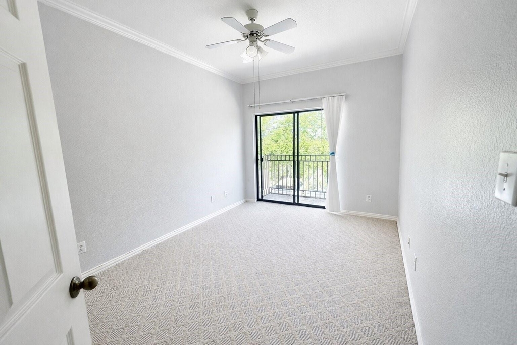 9400 Bellaire Boulevard - Photo 4