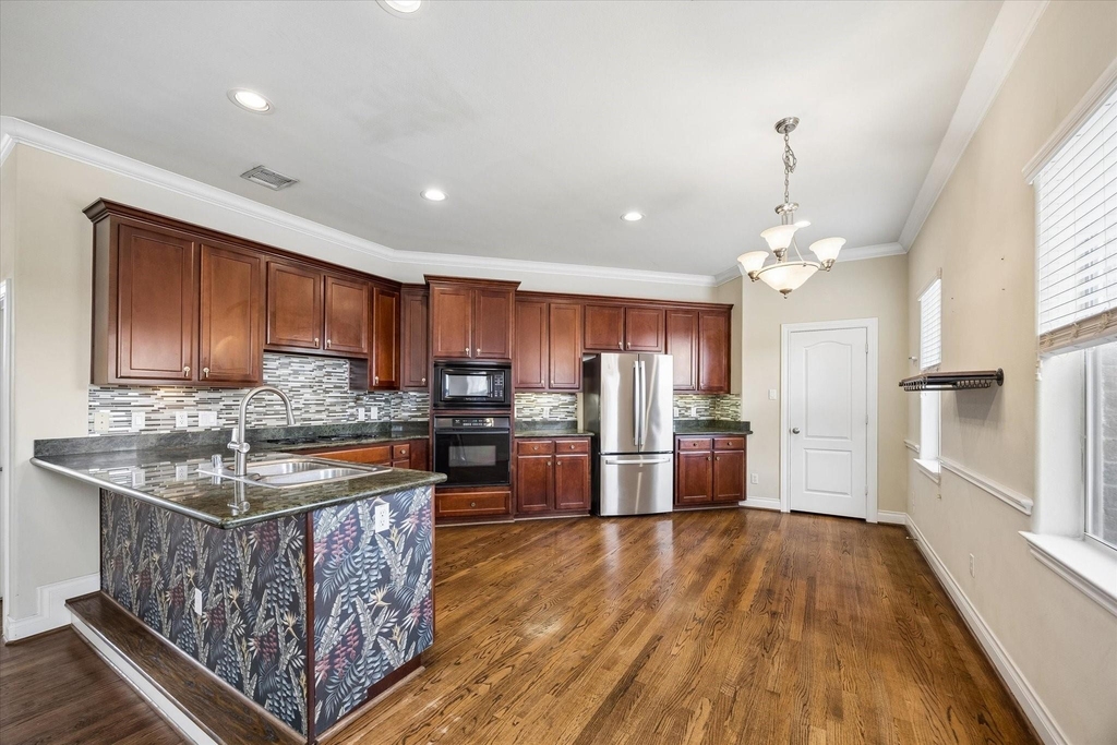 2207 Austin Street - Photo 24