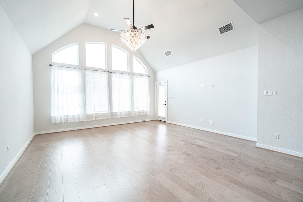 24819 Yellow Spruce - Photo 10