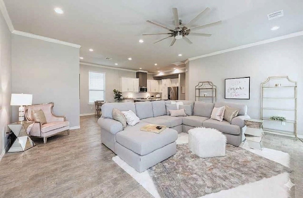 3617 Kenyon Drive - Photo 2