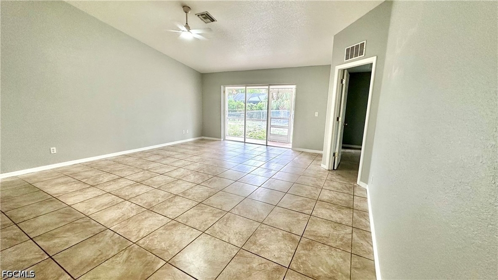 213 Se 24th Avenue - Photo 1