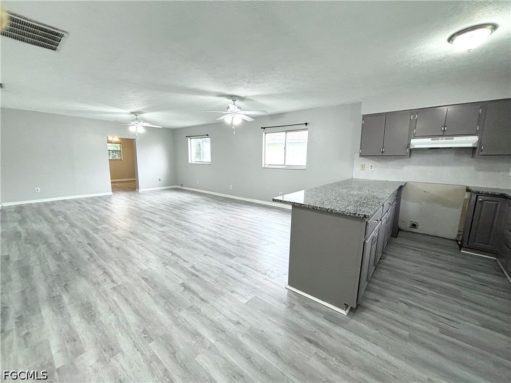 1720 Sw Santa Barbara Place - Photo 2