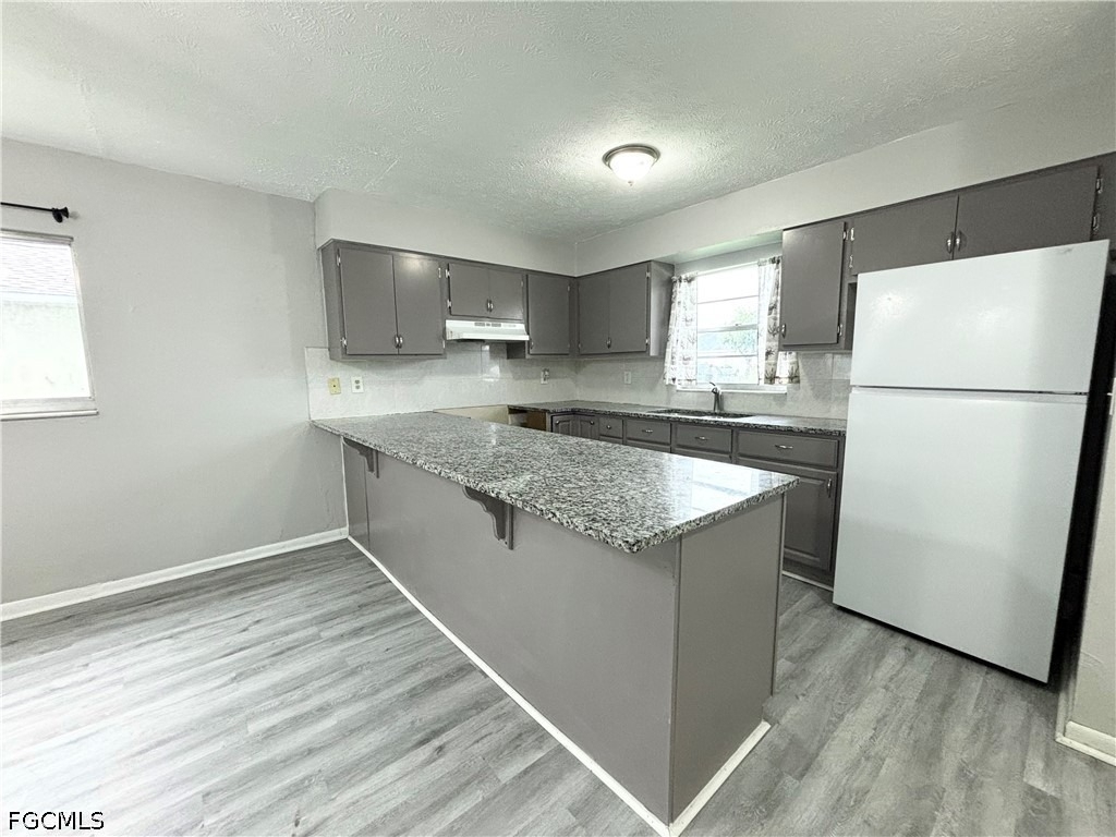 1720 Sw Santa Barbara Place - Photo 1