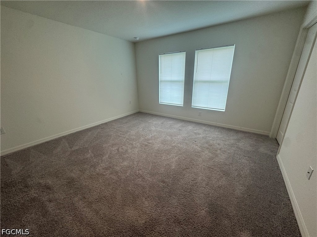 858 Friendship Circle - Photo 6