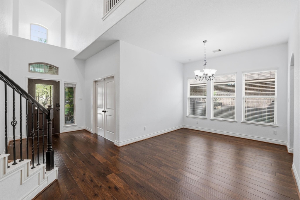 135 Deerfield Meadow Drive - Photo 8
