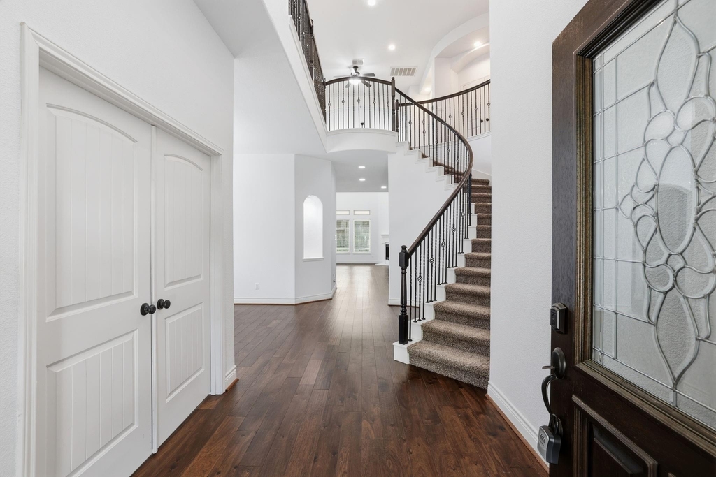 135 Deerfield Meadow Drive - Photo 4