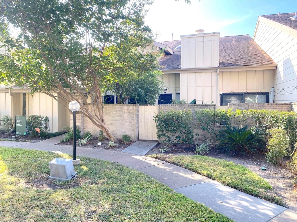 3166 Windchase Boulevard - Photo 1