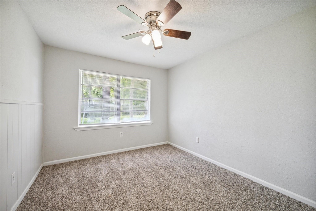 2331 32nd Avenue N - Photo 4