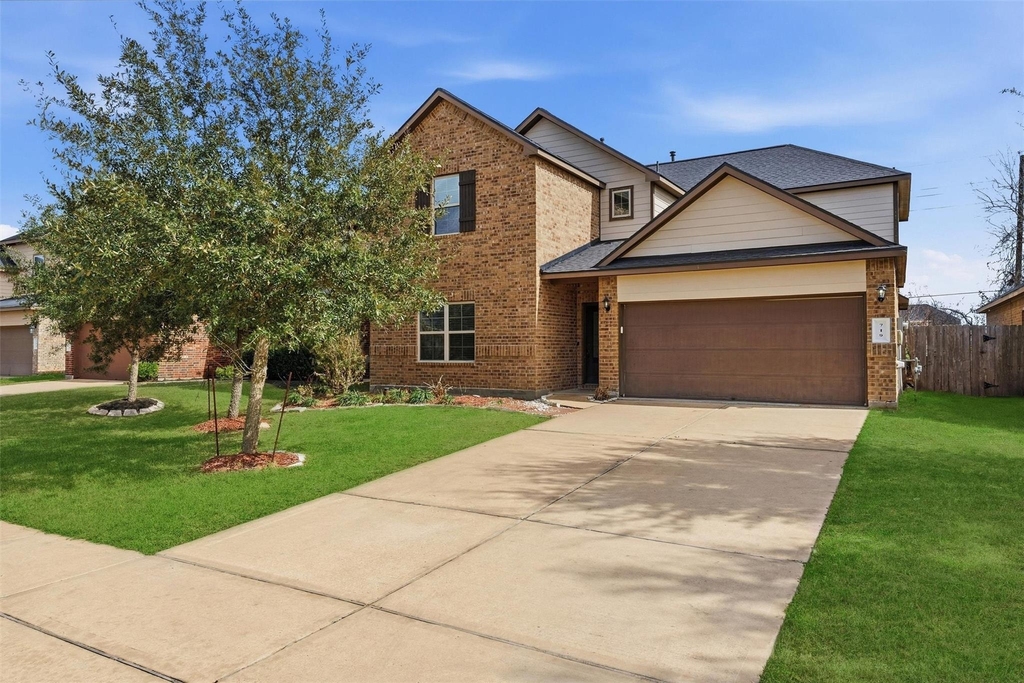 719 Longstreet Drive - Photo 1