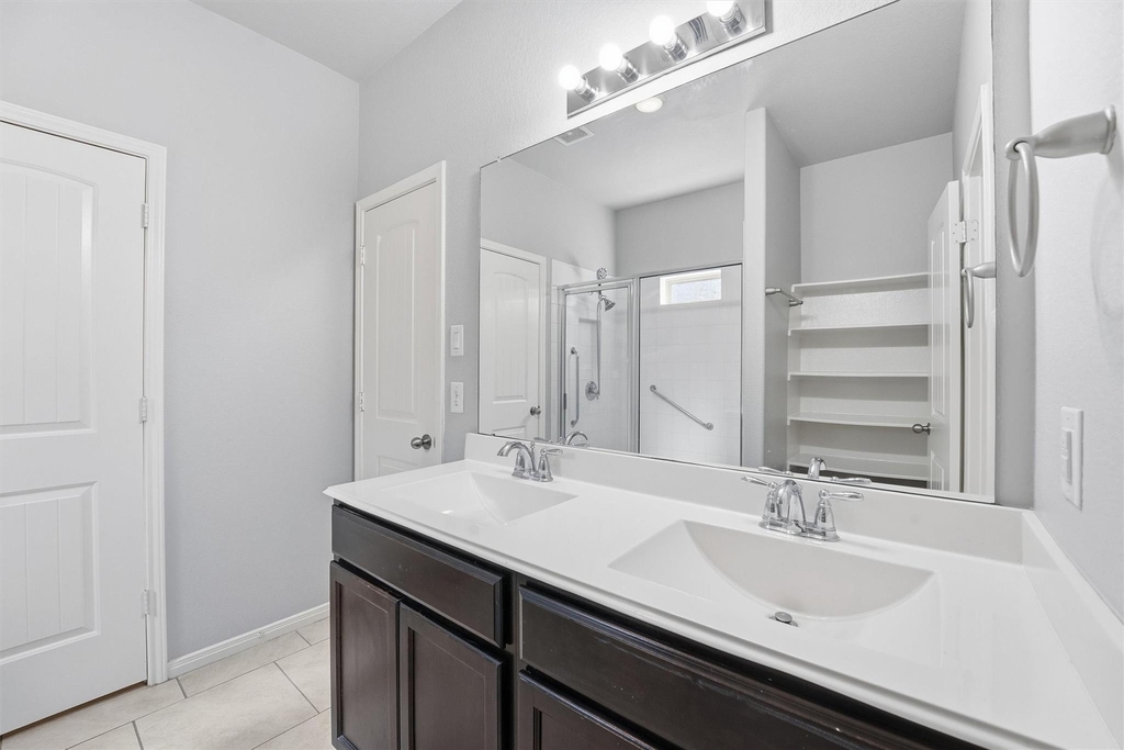 719 Longstreet Drive - Photo 5