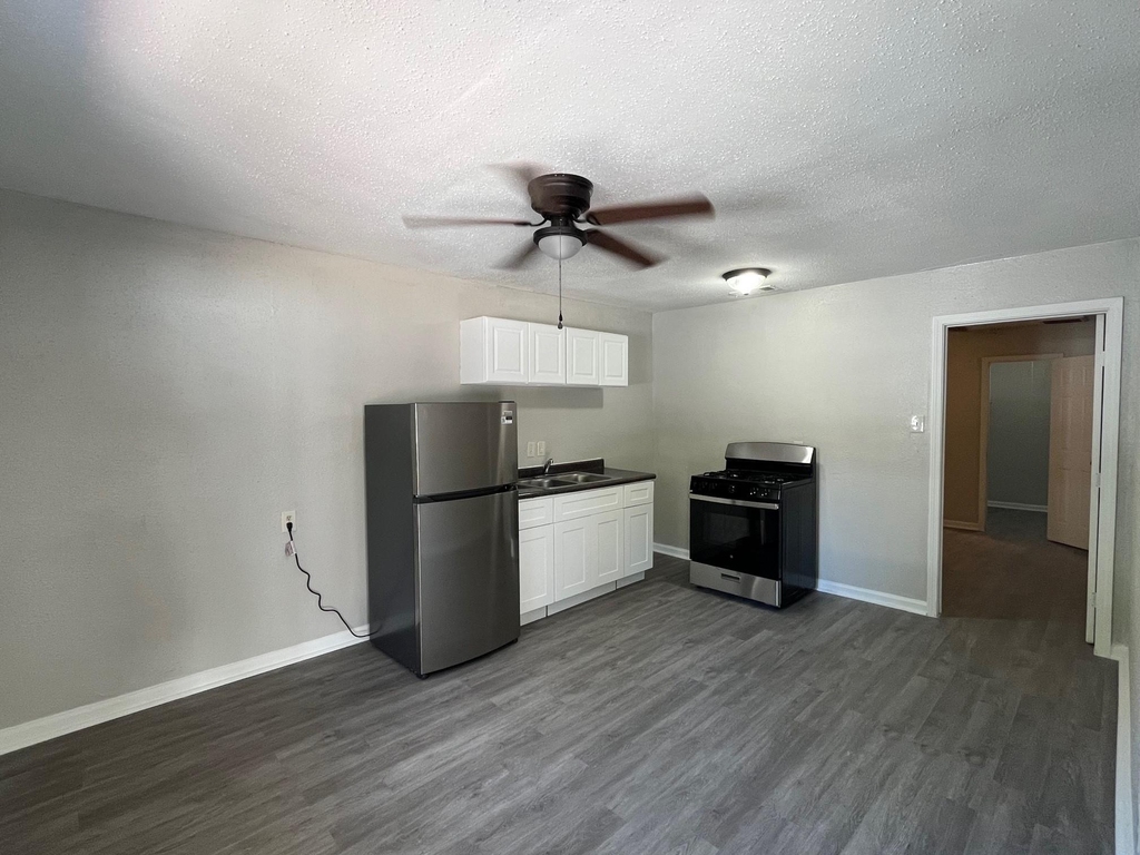 4831 Sycamore Avenue Avenue - Photo 1