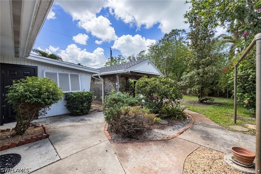 2261 11th Street N - Photo 17