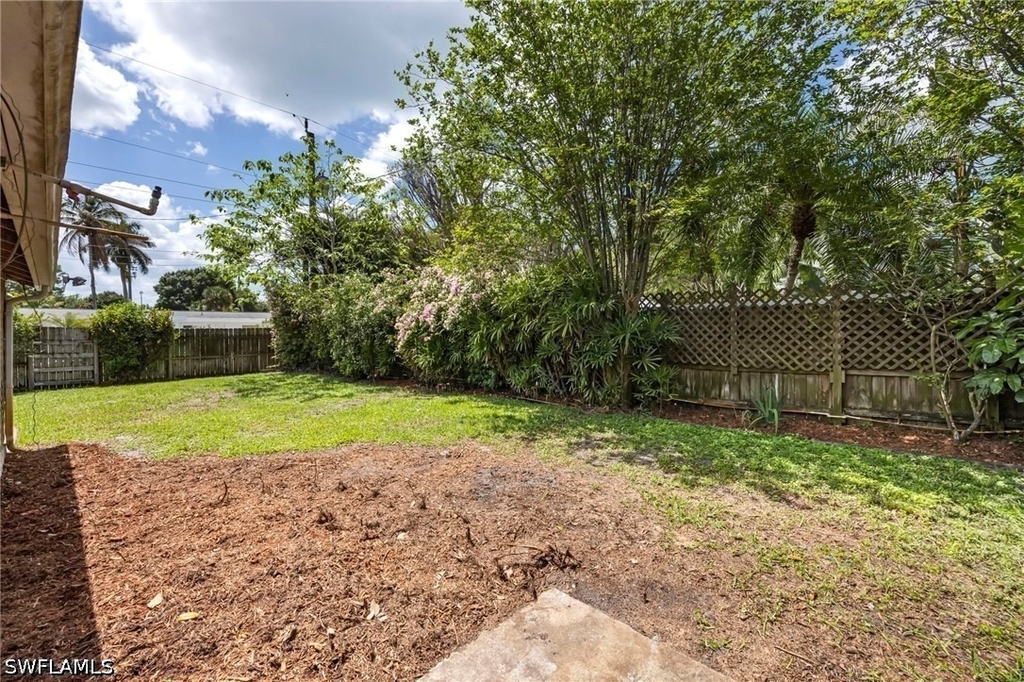 2261 11th Street N - Photo 18