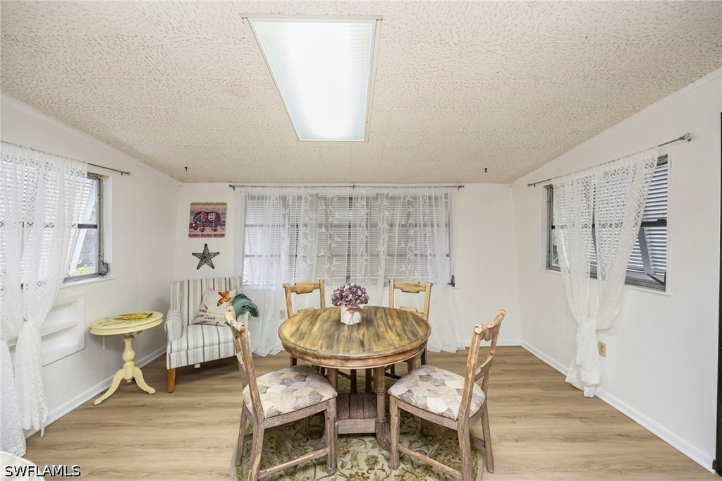 2261 11th Street N - Photo 4