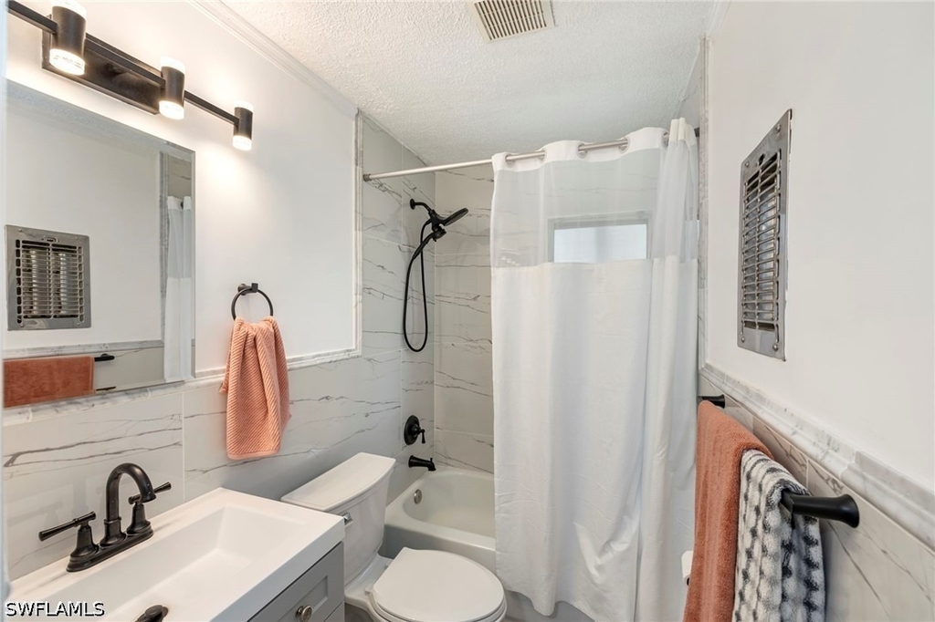 2261 11th Street N - Photo 11