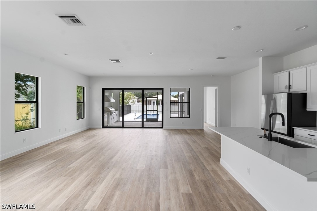 837 91st Avenue N - Photo 19