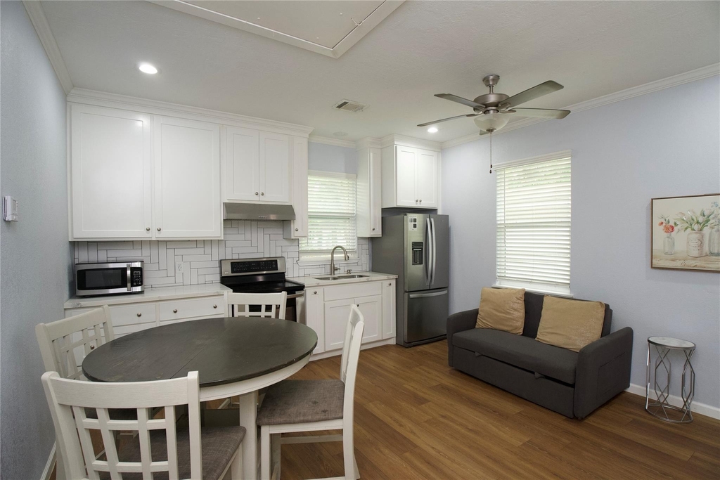 3710 Yellowstone Boulevard - Photo 4