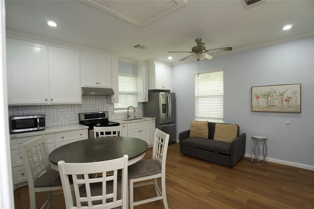 3710 Yellowstone Boulevard - Photo 2