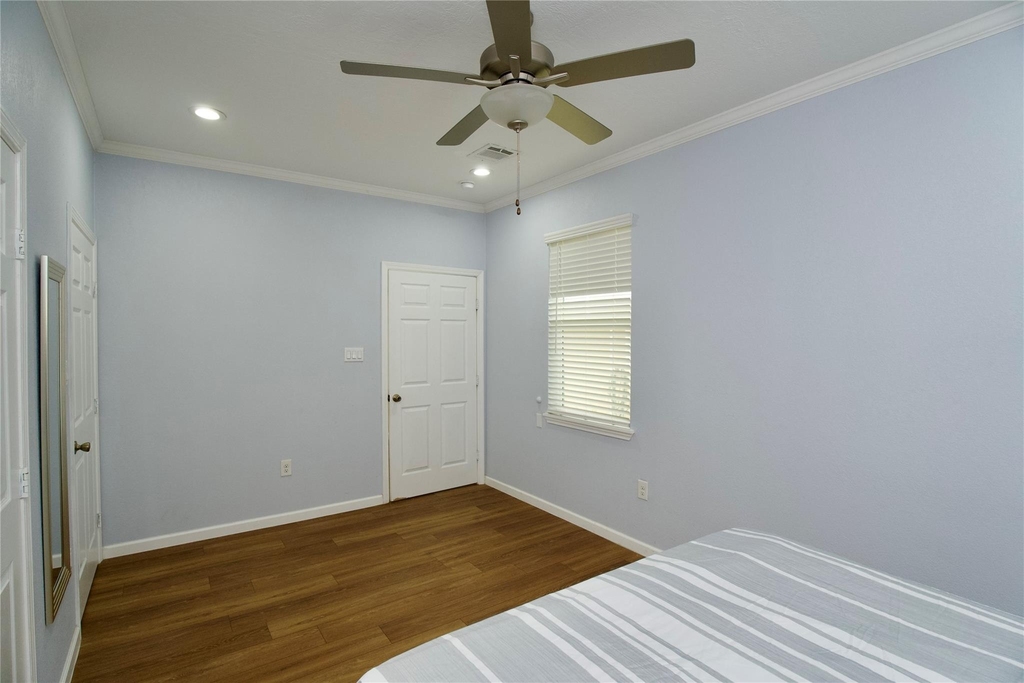 3710 Yellowstone Boulevard - Photo 8