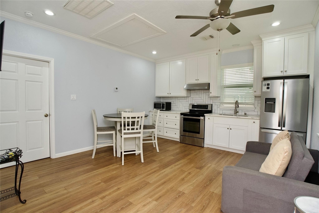 3710 Yellowstone Boulevard - Photo 3