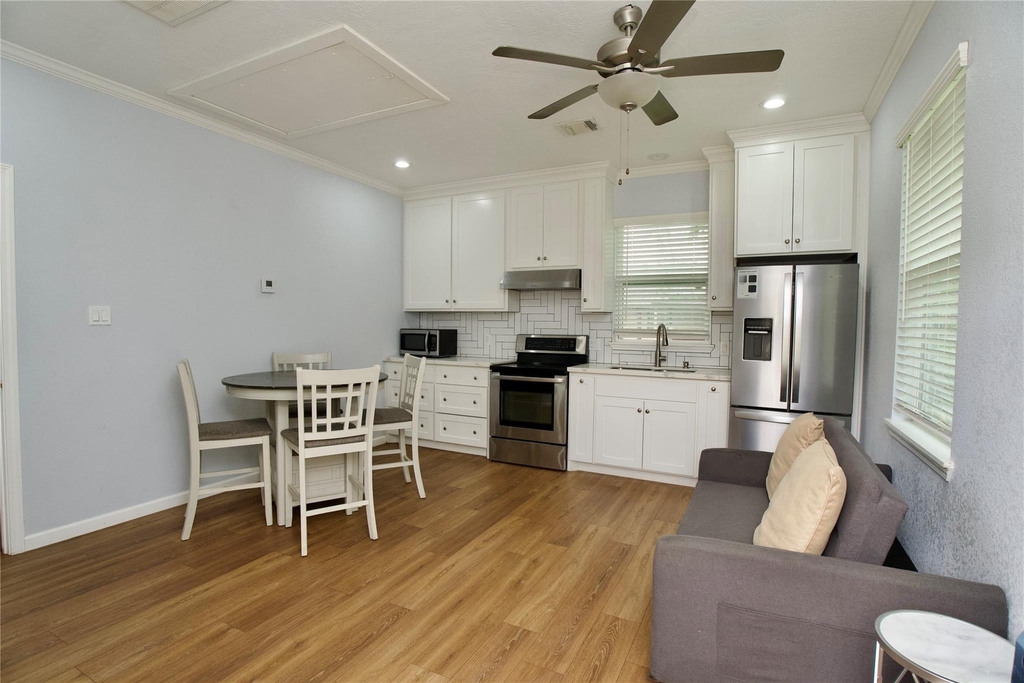 3710 Yellowstone Boulevard - Photo 0