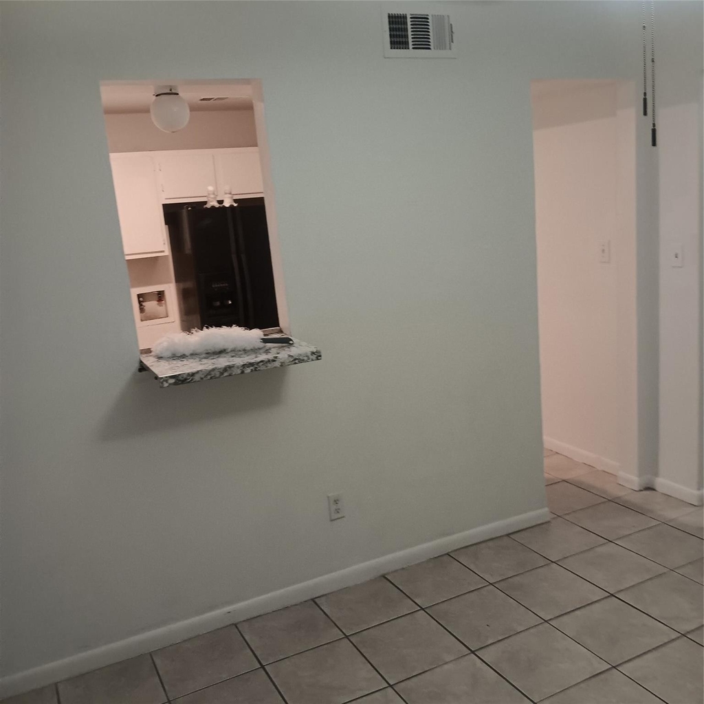 521 Ferguson Street - Photo 2