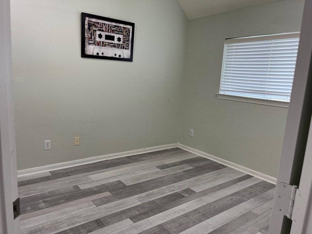 21806 Silverpeak Court - Photo 15