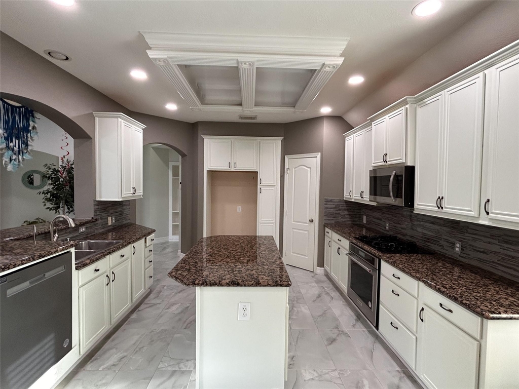 21806 Silverpeak Court - Photo 6