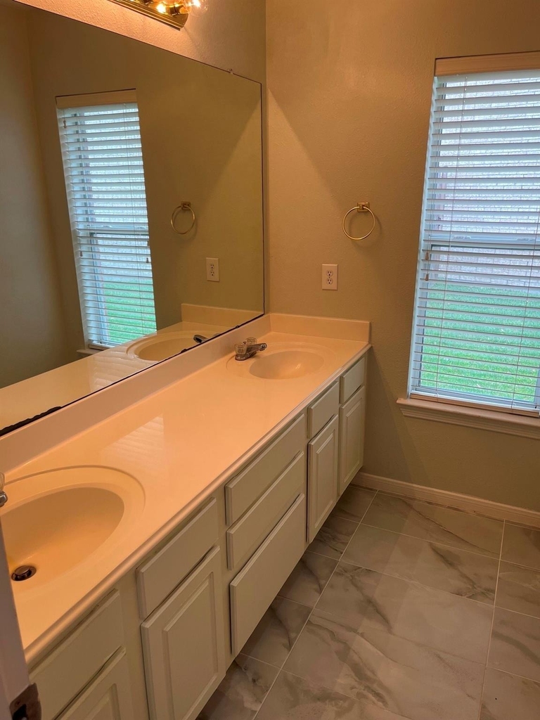 21806 Silverpeak Court - Photo 20