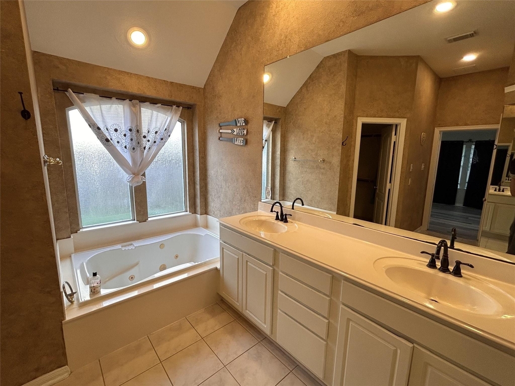 21806 Silverpeak Court - Photo 12