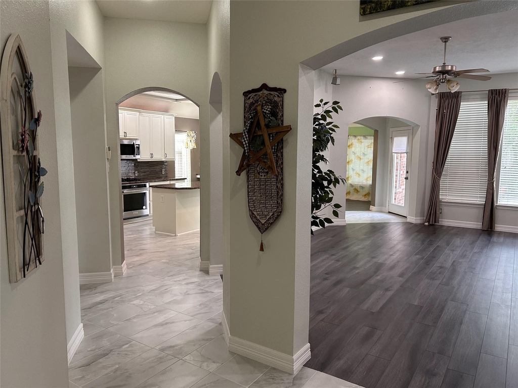 21806 Silverpeak Court - Photo 3