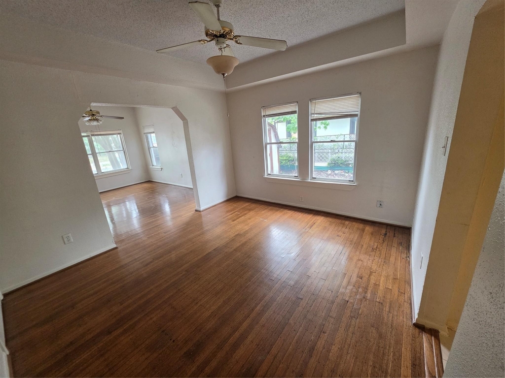 1226 W Gray Street - Photo 3