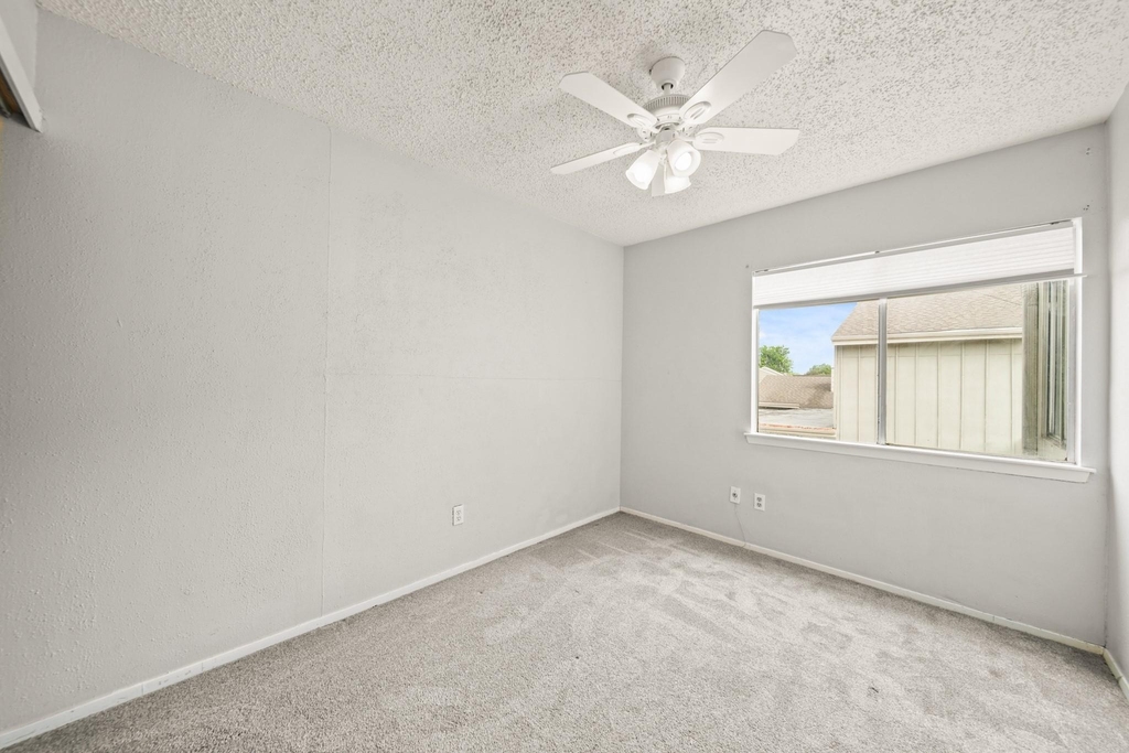 7119 Brendam Lane - Photo 3