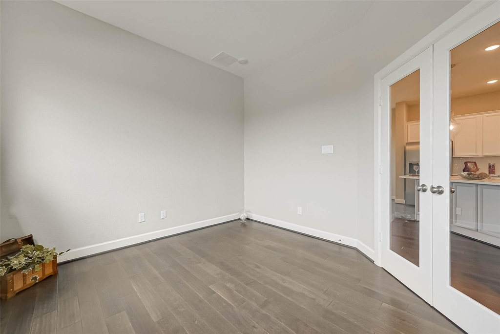 10707 Deer Path Drive - Photo 16