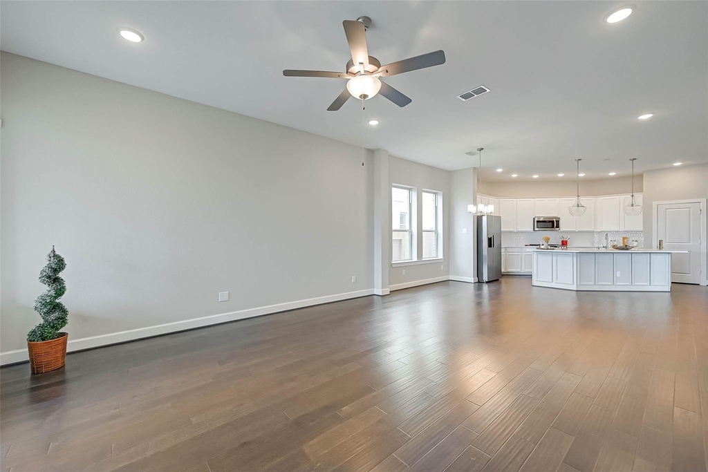 10707 Deer Path Drive - Photo 4
