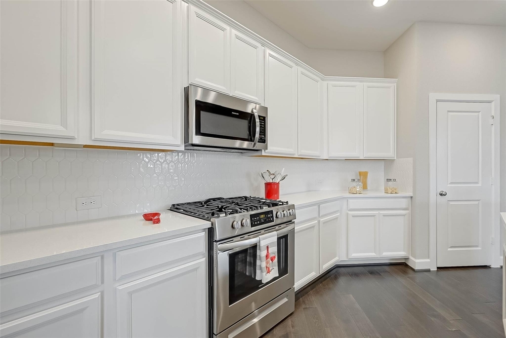 10707 Deer Path Drive - Photo 10