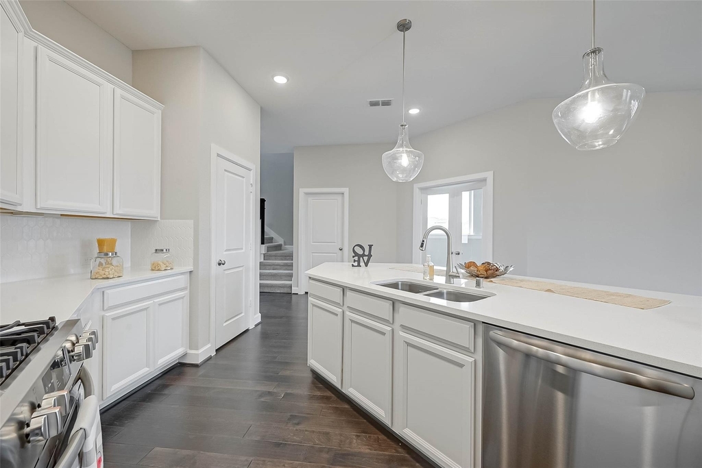 10707 Deer Path Drive - Photo 11