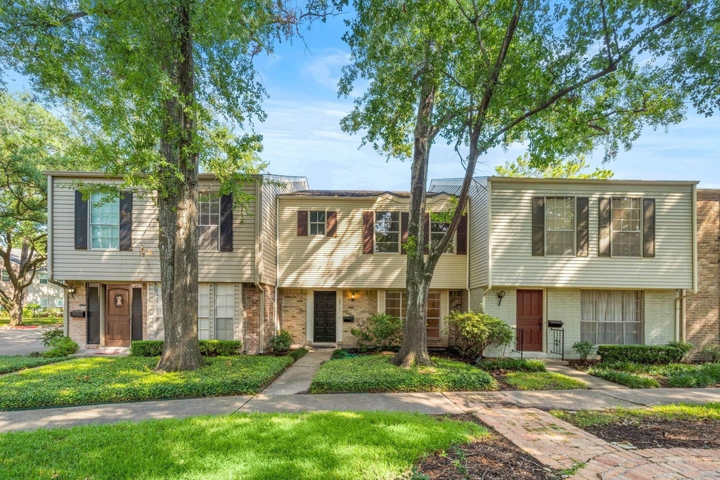 12913 Trail Hollow Drive - Photo 0