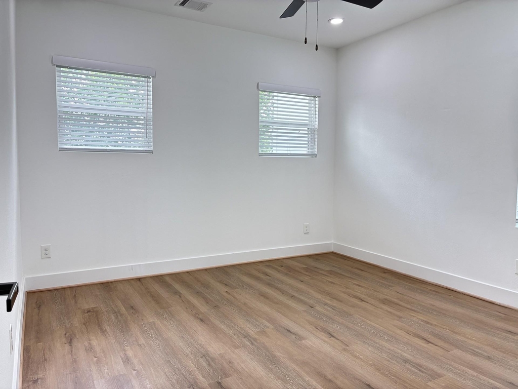 1404 E 31st Street - Photo 11