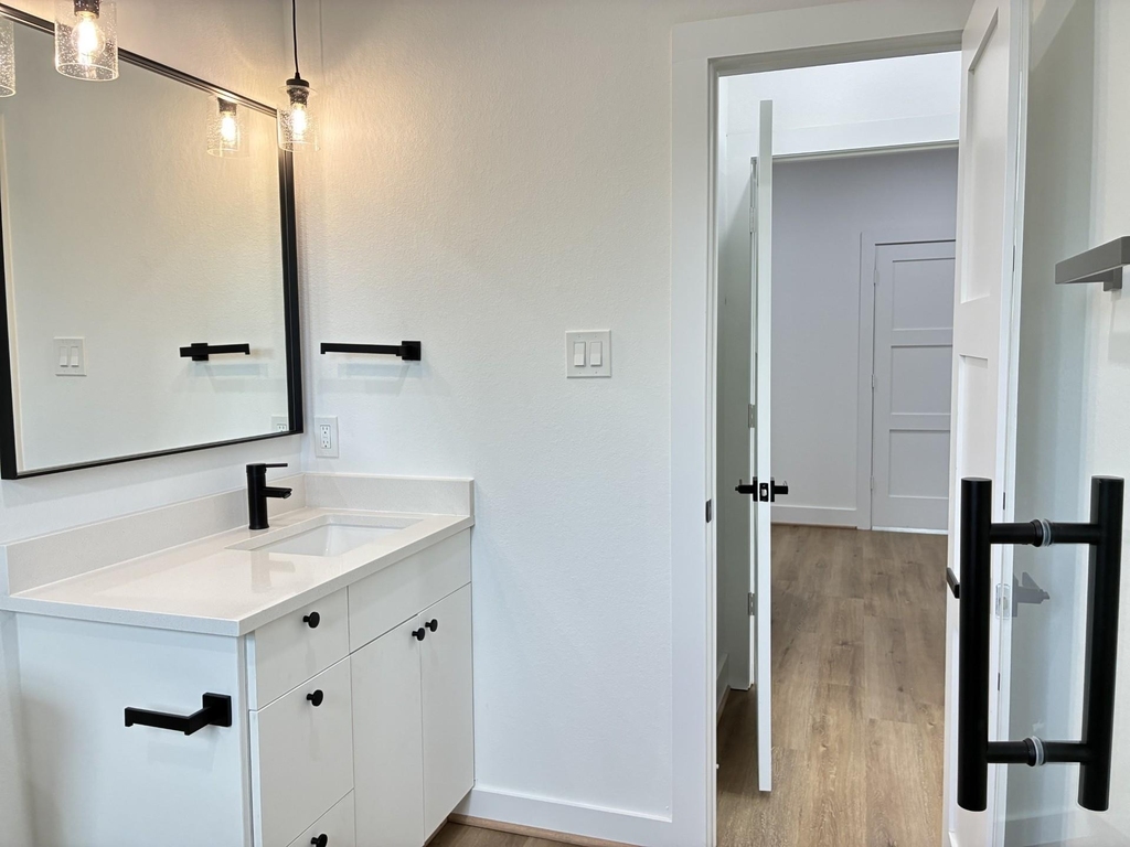 1404 E 31st Street - Photo 17